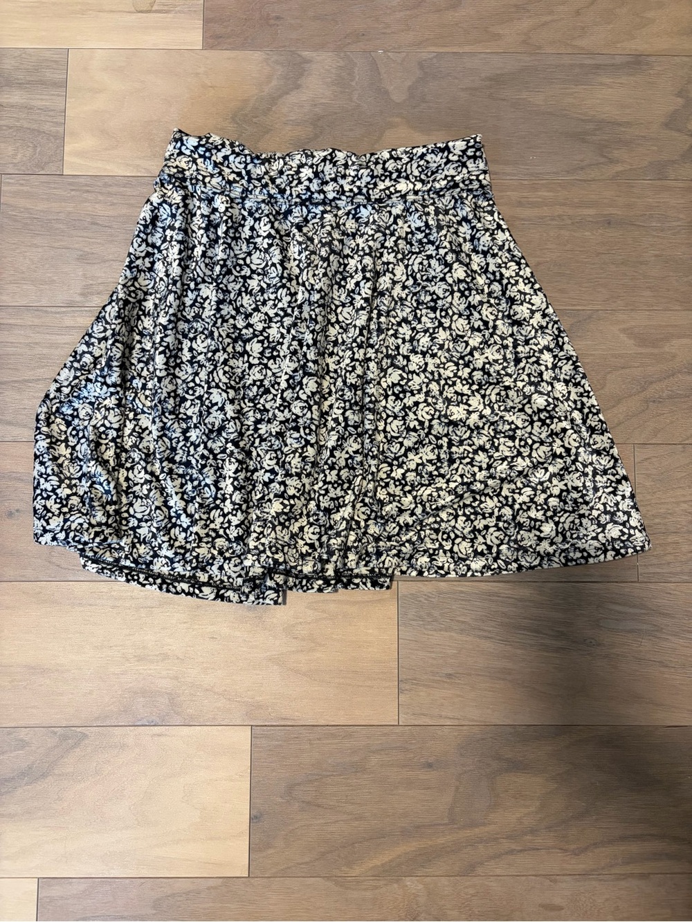 Hollister Floral Black and White A-Line Skirt